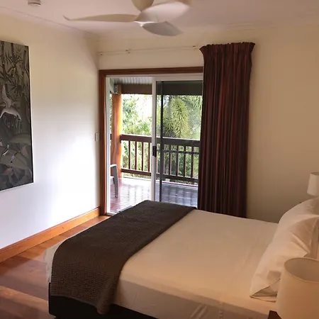 Daintree Manor B&B-3